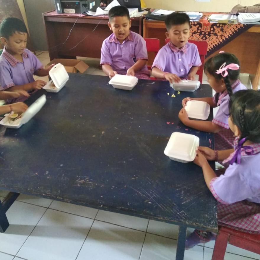 Program Anies Baswedan Gubernur Jakarta Penyediaan Makanan Anak Sekolah