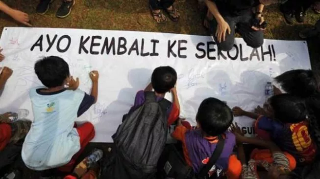 Rekam Jejak Anies Baswedan hadirkan Kartu Jakarta Pintar Plus